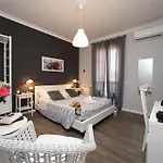 A 2 Passi Dai Musei Luxury Penzion 4*