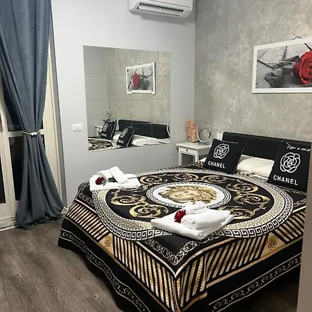 Гостевой дом A 2 Passi Dai Musei Luxury 4*