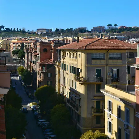 A 2 Passi Dai Musei Luxury 4* Рим