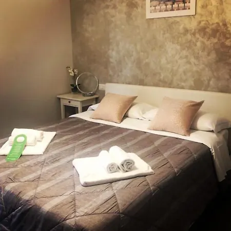 게스트하우스 A 2 Passi Dai Musei Luxury