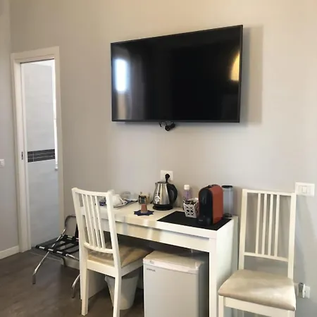 A 2 Passi Dai Musei Luxury 게스트하우스 4*